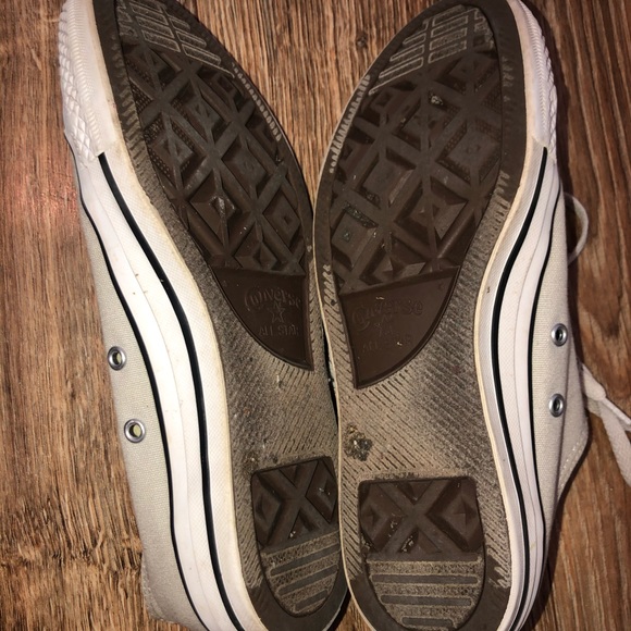 unisex light grey low top converse - Picture 2 of 3